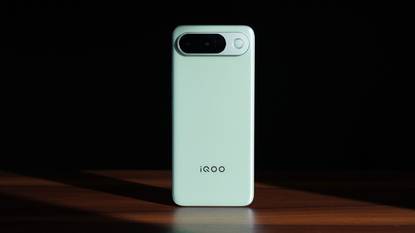 iQOO Z11 debuts in India with MediaTek Dimensity 7500 Turbo SoC, 7,050mAh battery, and 3D curved display